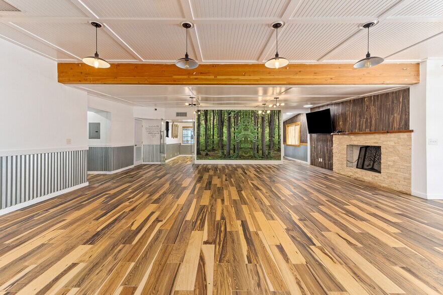 More Photos Of 2200 La Osa st, Tucson Light Distribution For Lease