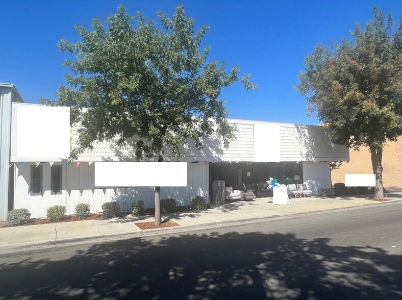 More Photos Of 225 Lander Ave, Turlock Storefront Retail Office For Sale