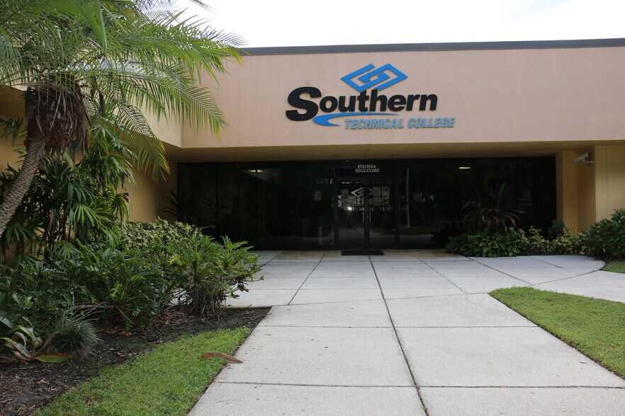 More Photos Of 3910 Riga Blvd, Tampa Office For Sale