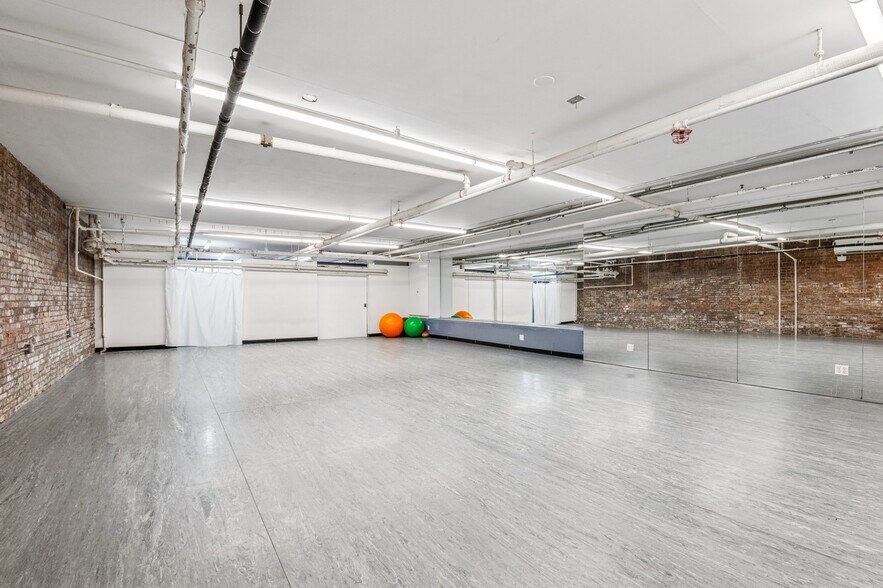 More Photos Of 725 Union St, Brooklyn Apartments For Sale