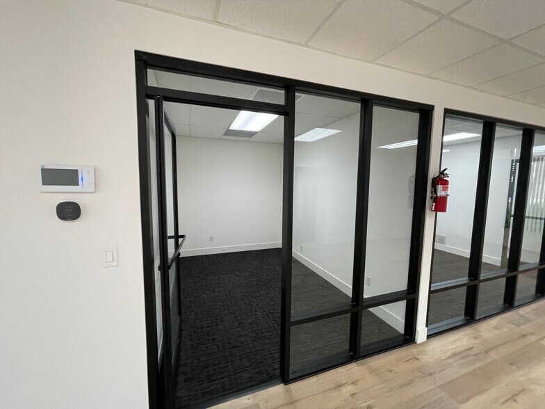 More Photos Of 3212-3214 W Burbank Blvd, Burbank Office For Lease