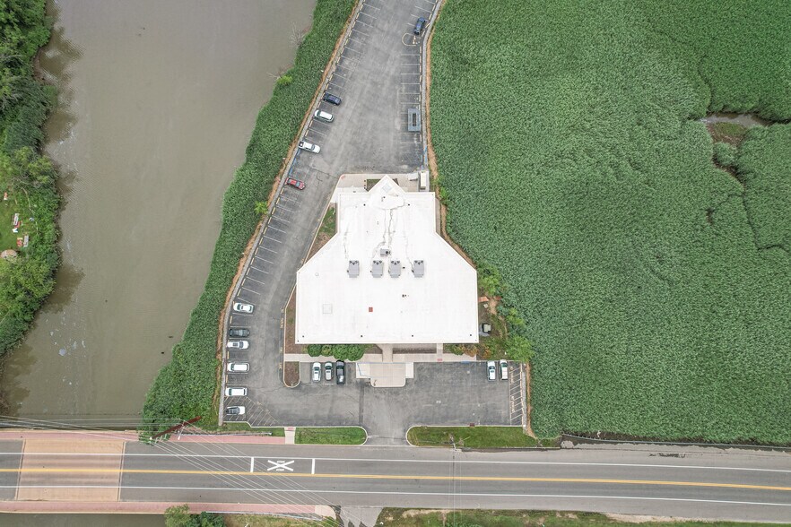 More Photos Of 5 Route 45, Mannington Medical For Lease