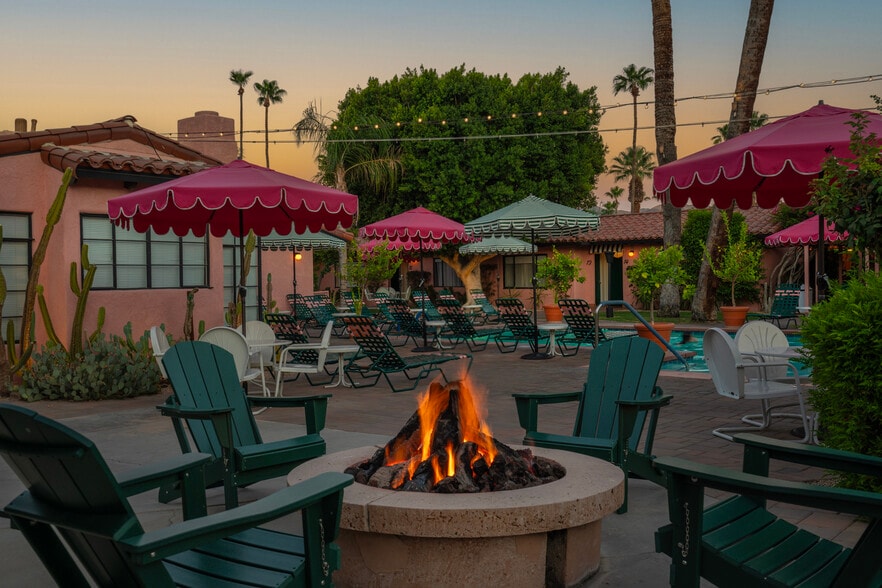 More Photos Of 555 S Warm Sands Dr, Palm Springs Hotel For Sale