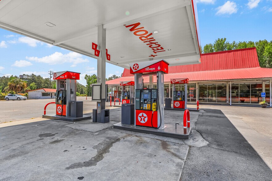 More Photos Of 500 Buff Blvd, Summerton General Retail For Sale