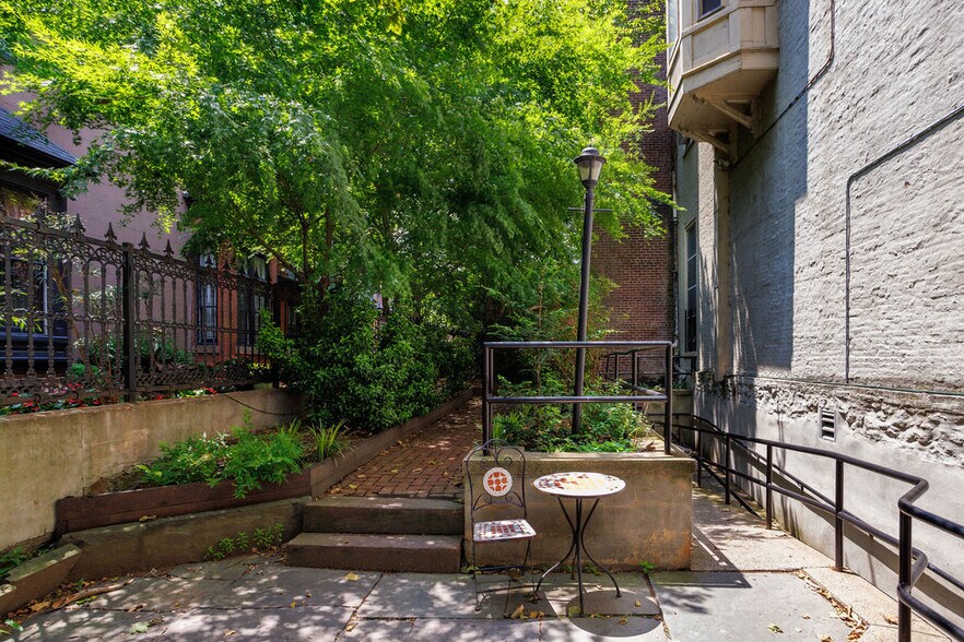 More Photos Of 818-824 Pine St, Philadelphia Medical For Lease