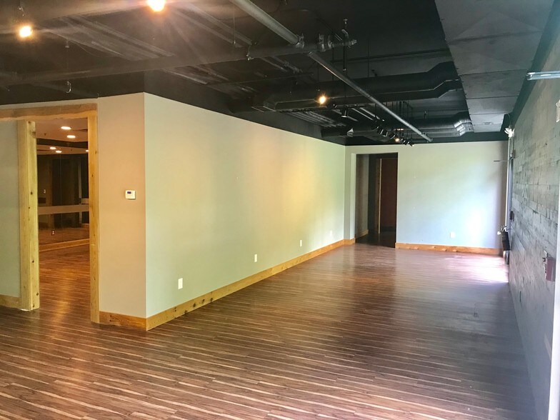 More Photos Of 871 S Arbor Vitae, Edwardsville General Retail For Lease