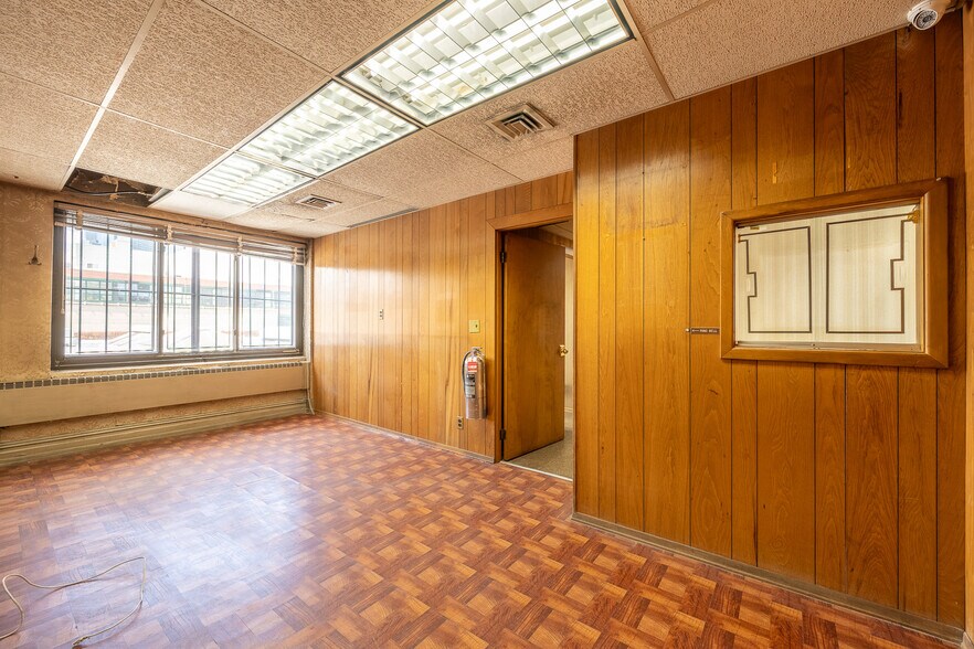 More Photos Of 4332 33rd St, Long Island City Industrial For Sale