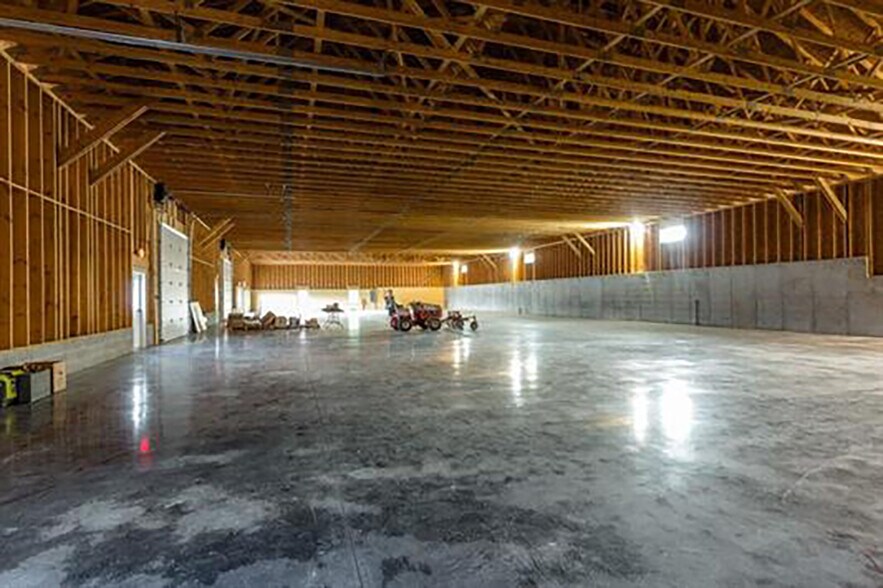 More Photos Of 975 Sawtooth Oak Cir, Harrisonburg Warehouse For Lease