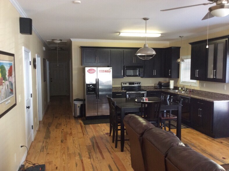 More Photos Of 10 Lakeview, Tuscaloosa Multifamily For Sale