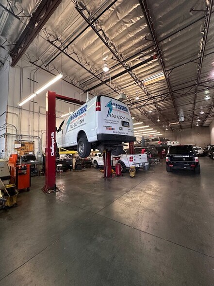 More Photos Of 5375 Procyon St, Las Vegas Warehouse For Lease