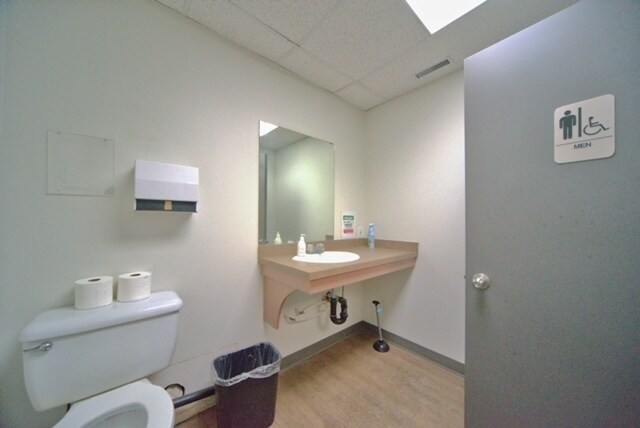 More Photos Of 1431 40th Ave NE, Calgary Light Distribution For Sale