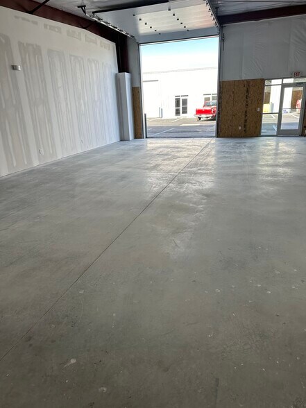 More Photos Of 10083 Patterson Park Rd, Ashland Light Distribution For Lease