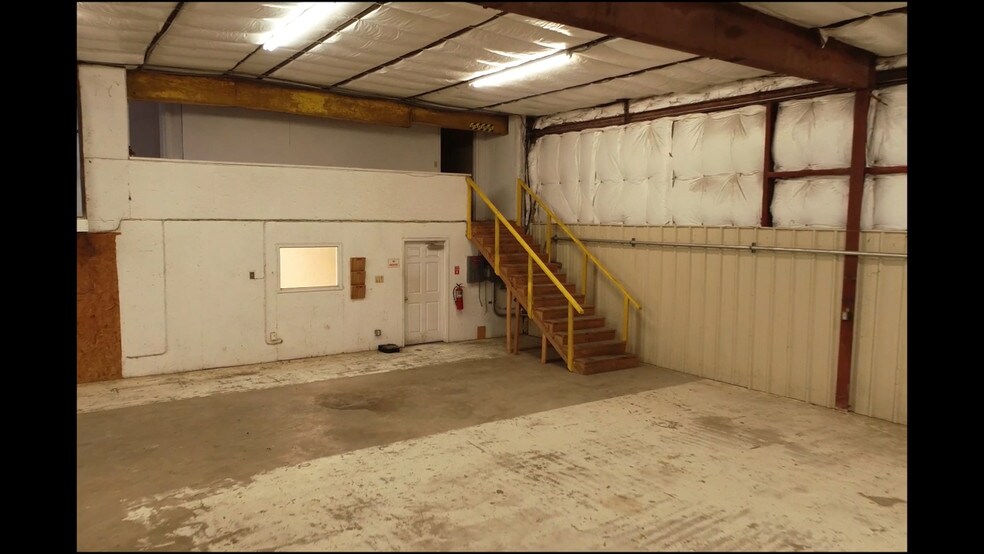 More Photos Of 12841 Highway 90, Beaumont Warehouse For Lease