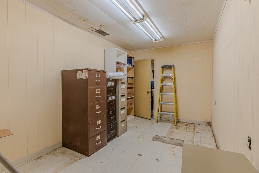 More Photos Of 411-415 E Main St, Denville Service For Lease