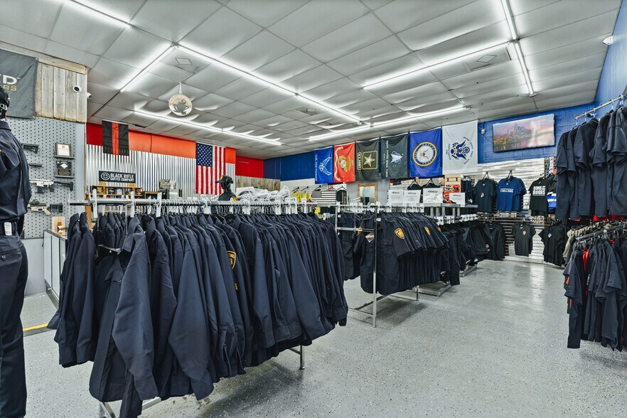 More Photos Of 701 S Frio St, San Antonio Warehouse For Lease