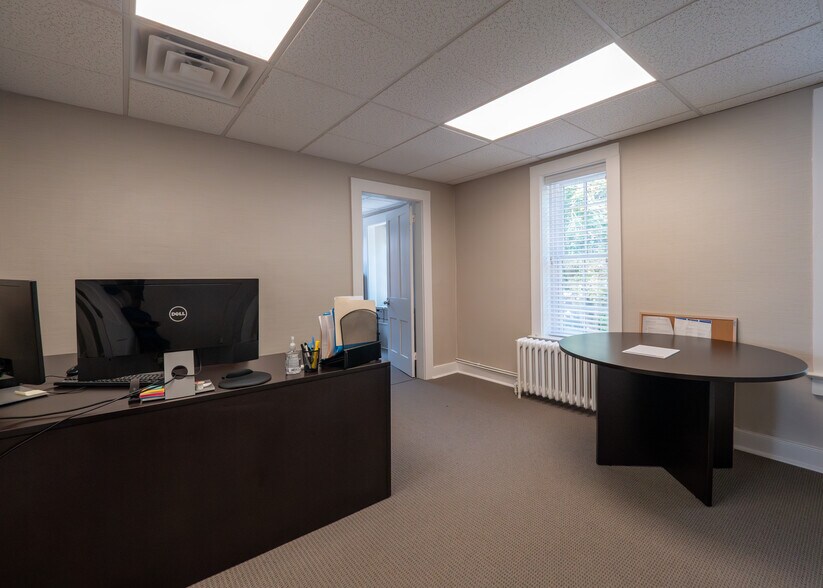 More Photos Of 15 N Franklin St, Delaware Office For Sale