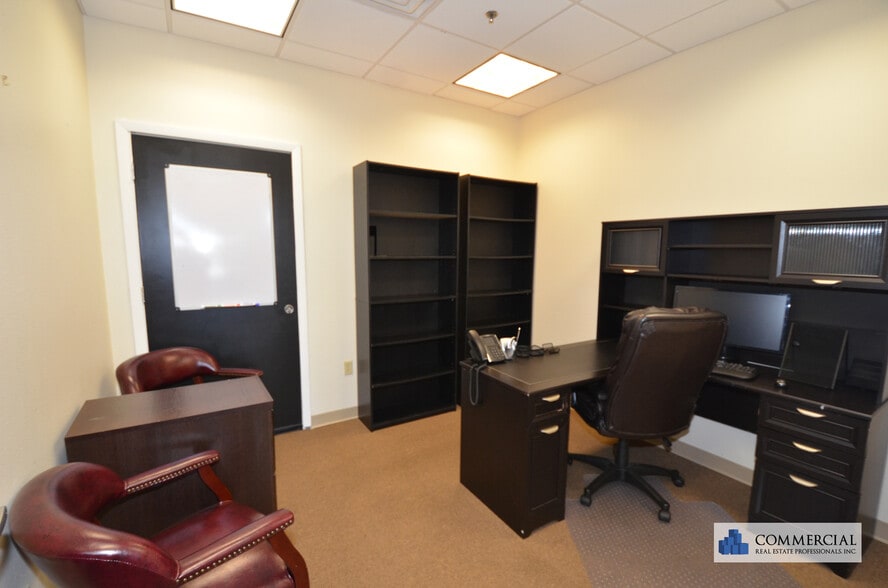 More Photos Of 13564 Village Park Dr, Orlando Unknown For Lease