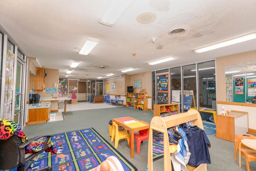 More Photos Of 2081 Mesa Valley Way, Austell Specialty For Sale