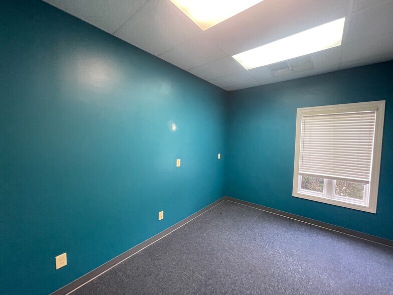 More Photos Of 78 Lynoak Cv, Jackson Medical For Sale