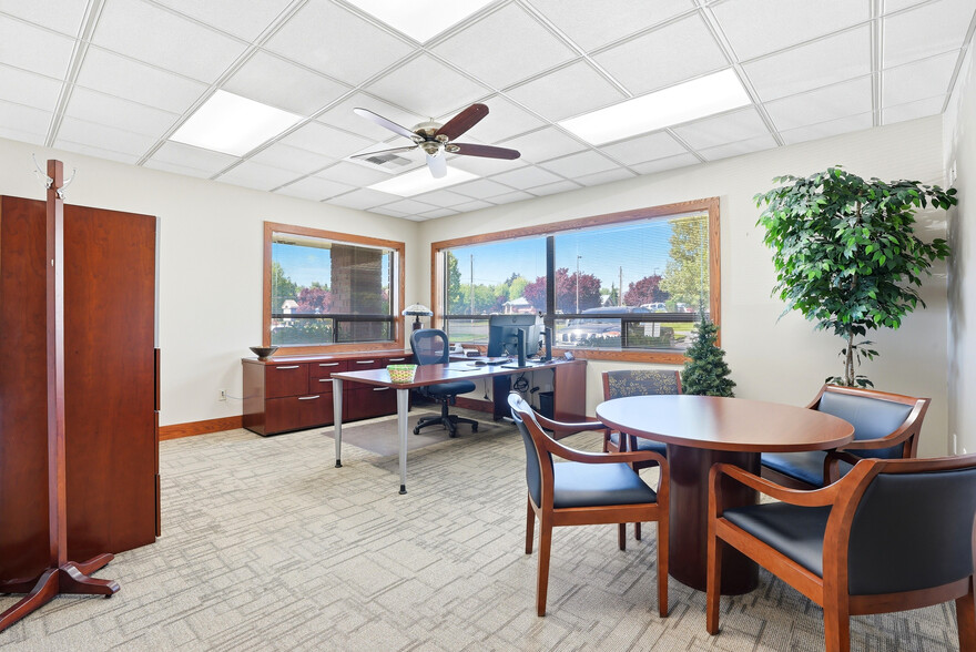 More Photos Of 801 N 39th Ave, Yakima Office For Sale