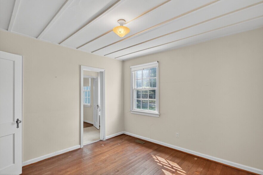 More Photos Of 5812 Jefferson Ave, Newport News Storefront For Sale