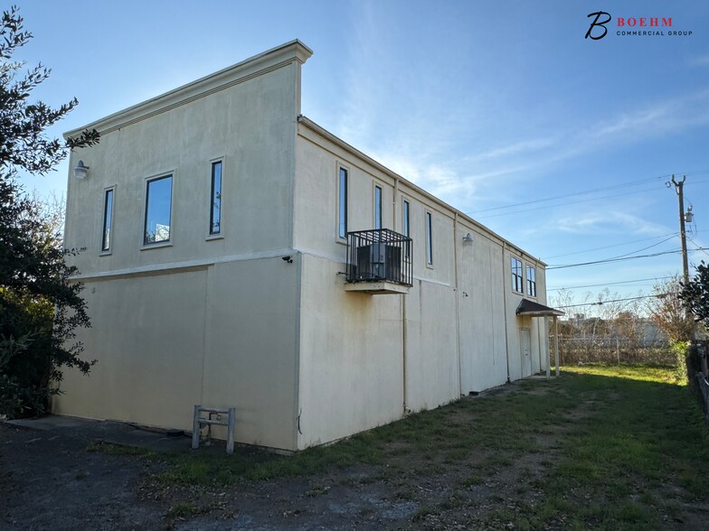 More Photos Of 3350 Lasses Blvd, San Antonio General Retail For Sale