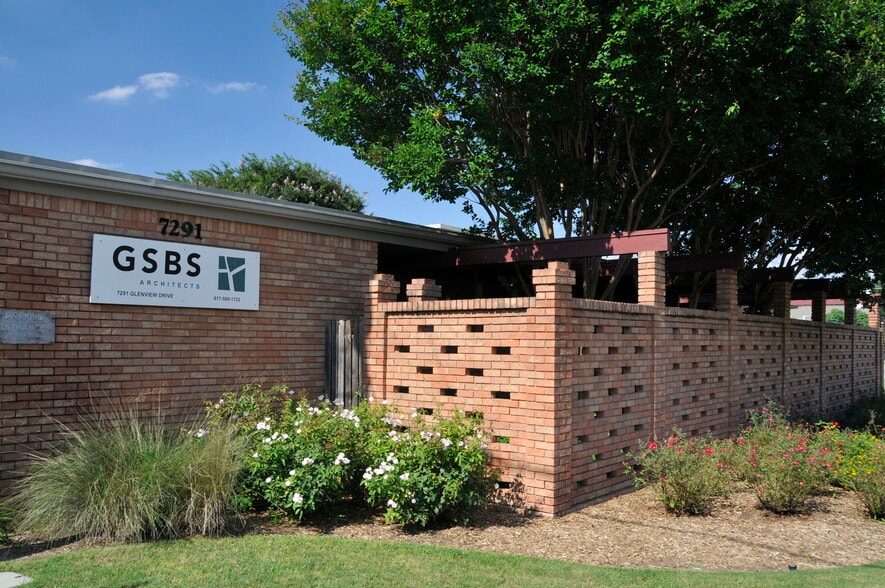 More Photos Of 7291 Glenview Dr, North Richland Hills Office For Sale