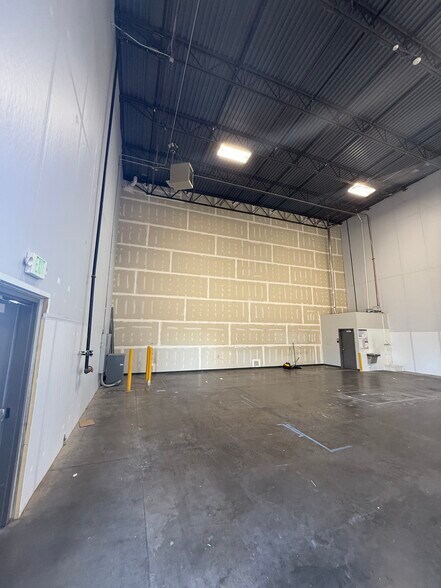 More Photos Of 4616 S Beehive Dr, Saint George Distribution For Lease