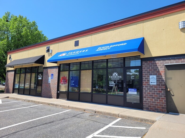 More Photos Of 35-49 Central St, Circle Pines General Retail For Lease