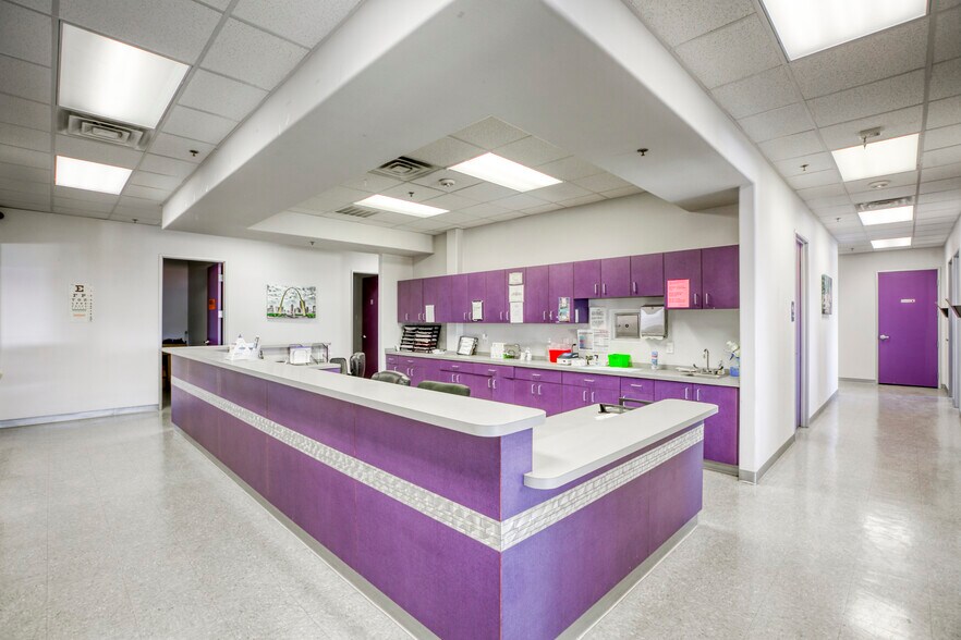 More Photos Of 921 S Las Vegas Blvd, Las Vegas Office For Sale