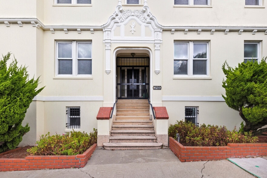 More Photos Of 3900 Balboa St, San Francisco Religious Facility For Sale