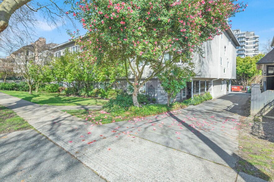 More Photos Of 3719 W 8th Av, Vancouver Apartments For Sale