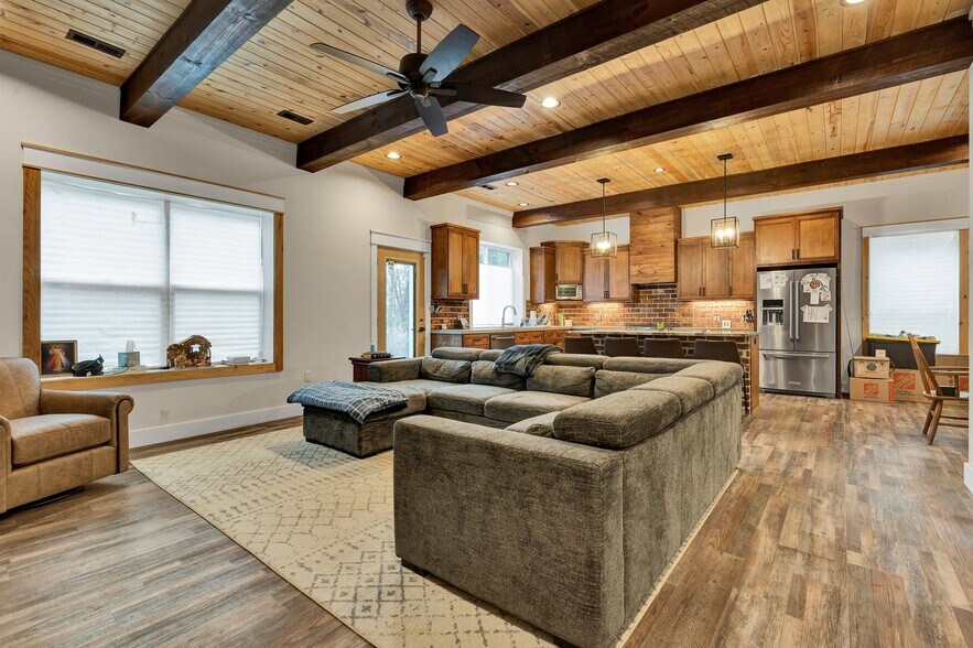 More Photos Of 1050 Whisperwood Trl NE, Cleveland Light Distribution For Sale
