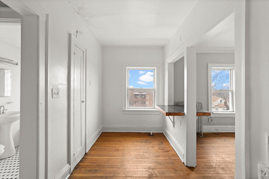 More Photos Of 1690 Eddington Rd, Cleveland Heights Apartments For Sale
