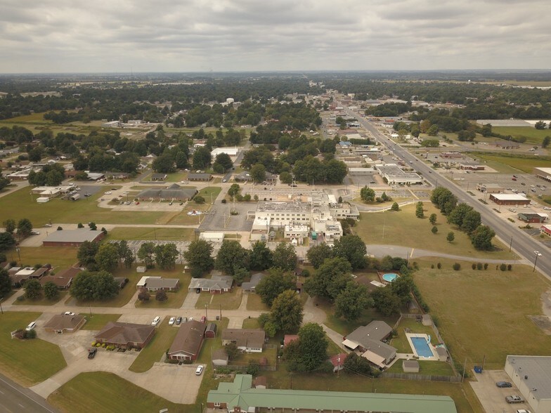 More Photos Of 1301 1st St, Kennett Hospital For Lease