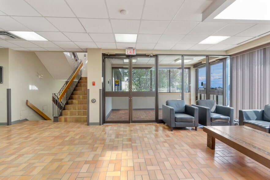 More Photos Of 5516 Industrial Rd, Rocky Rapids Office For Lease
