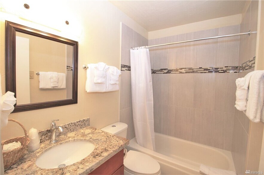 More Photos Of 1031 Discovery Ave SE, Ocean Shores Apartments For Sale