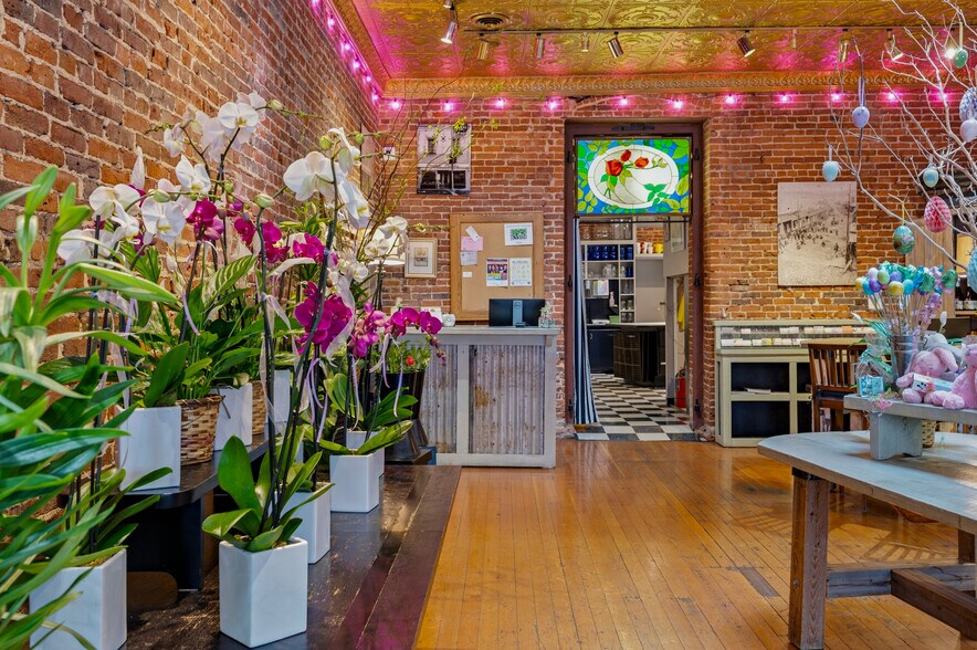 More Photos Of 102 W Main St, Grass Valley General Retail For Sale