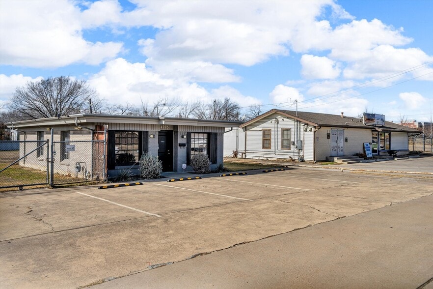 More Photos Of 4005 Rufe Snow Dr, North Richland Hills Medical For Sale