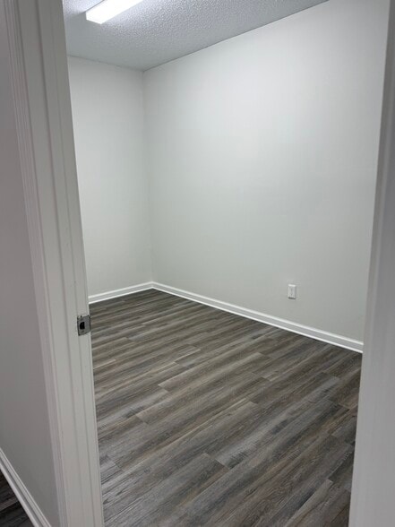 More Photos Of 4640 Damascus Rd, Memphis Warehouse For Lease