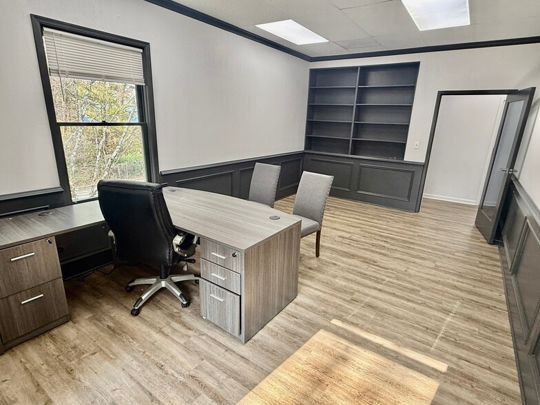 More Photos Of 1155 Hightower Trl, Atlanta Medical For Sale