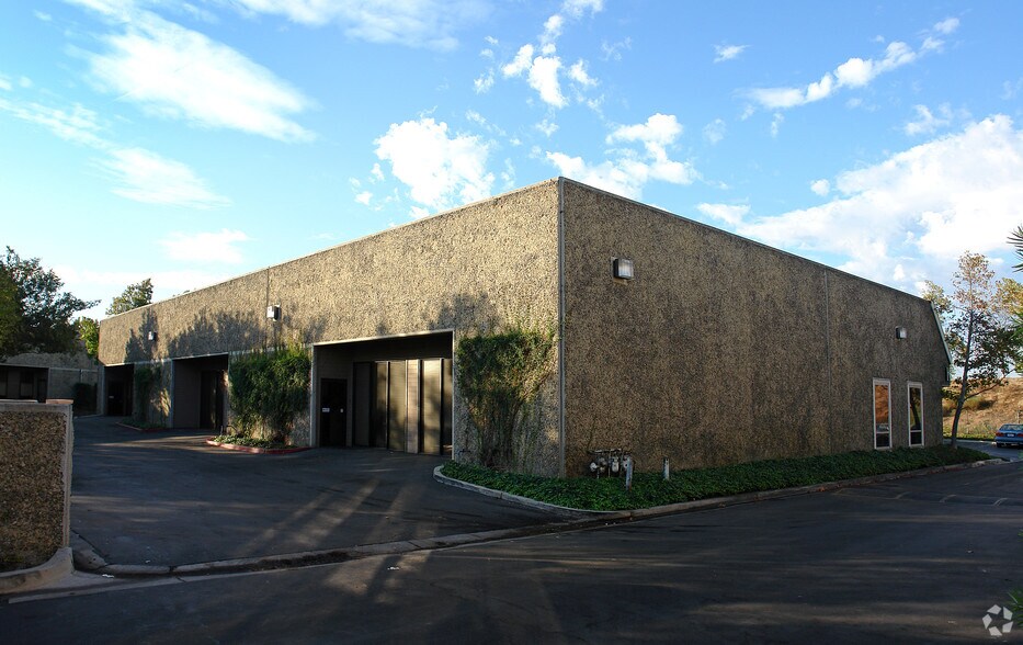 More Photos Of 151 Kalmus Dr, Costa Mesa Light Manufacturing For Lease