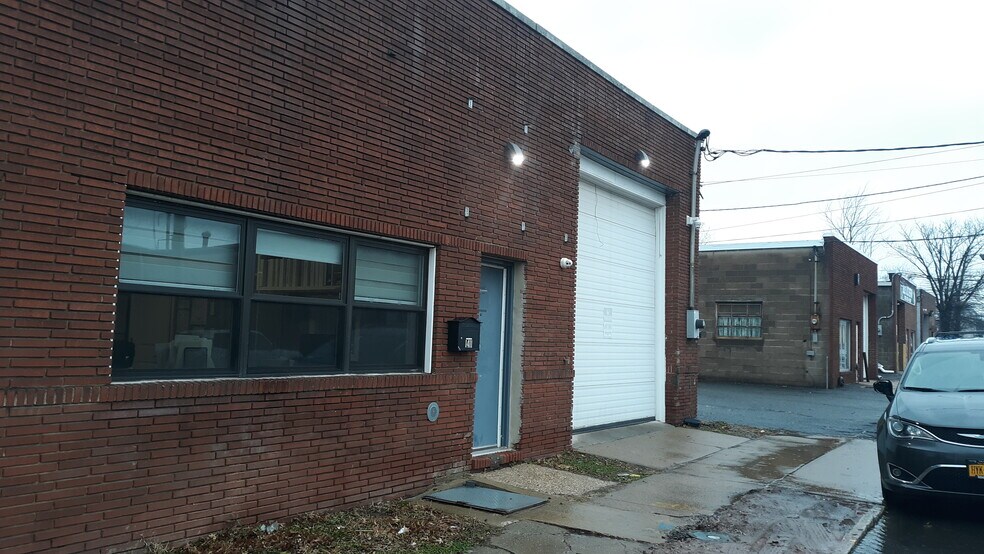 Primary Photo Of 1411 E Elizabeth Ave, Linden Warehouse For Lease