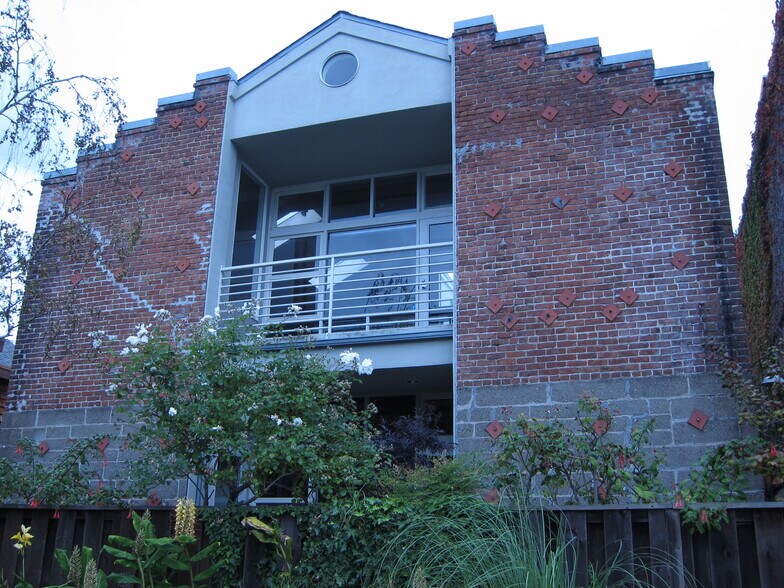 More Photos Of 2748 Adeline St, Berkeley Office For Lease
