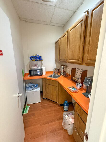 More Photos Of 8868 Belair Rd, Nottingham Medical For Sale