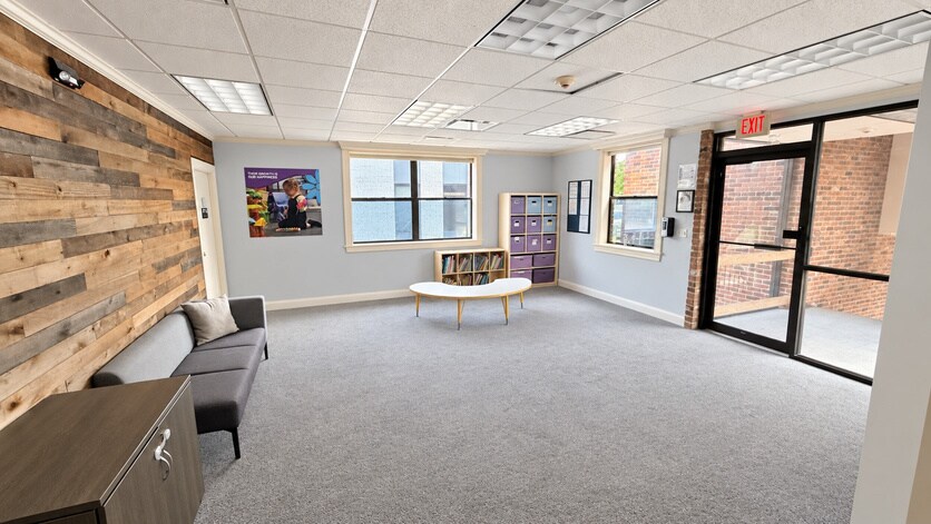 More Photos Of 35 Walnut St, Wellesley Office For Lease