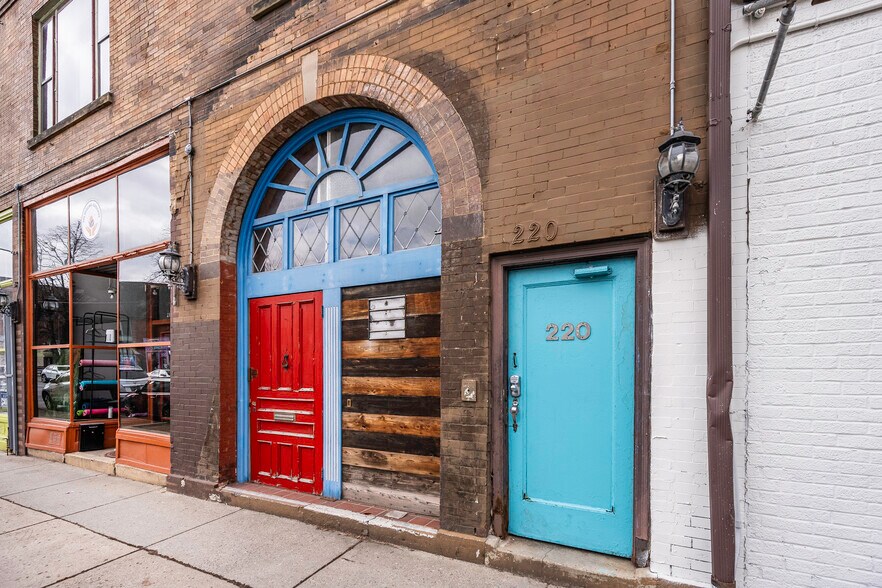 More Photos Of 212-220 Grant St, Buffalo Apartments For Lease