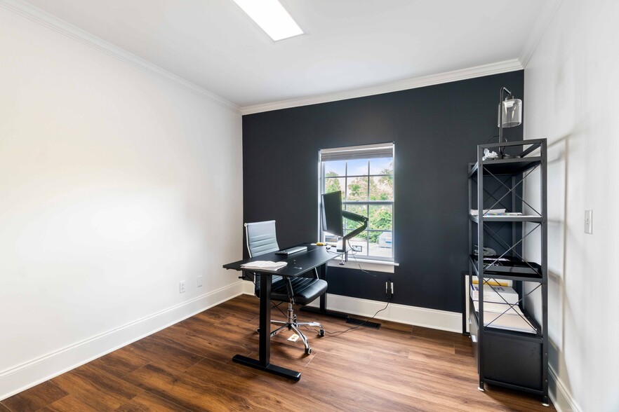 More Photos Of 4105 Hillsboro Cir, Nashville Office For Sale