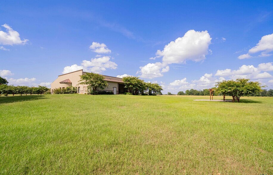 More Photos Of 14284 State Highway 322 N, Kilgore Lodge Meeting Hall For Sale