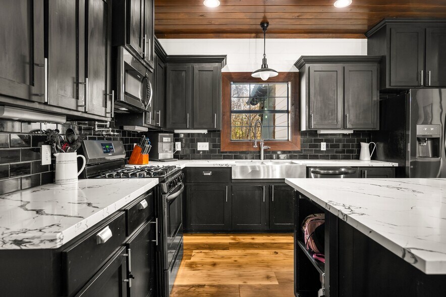 More Photos Of 54 Indian Creek Rd, Woodworth General Retail For Sale